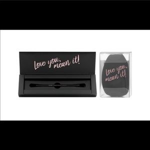 💕SOLD💕 NYX Eyeshadow Brush Beauty Blender